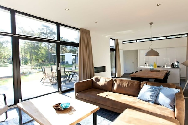 Design chalet L-Cube 6 met open haard en zonneterras in Nijkerk - thumbnail 2
