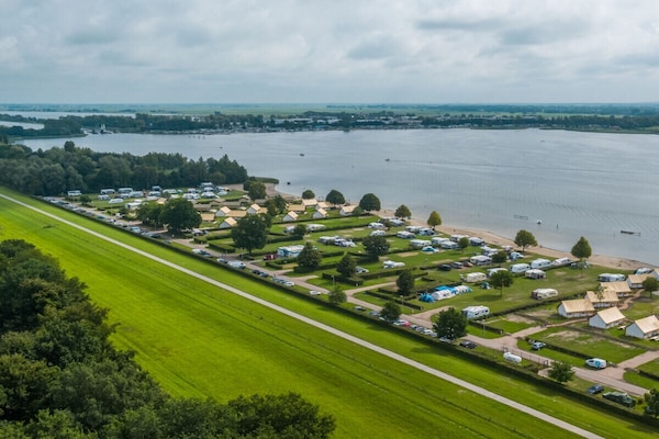 Stijlvol vakantiehuis in Biddinghuizen met uitzicht op het Veluwemeer - thumbnail 4