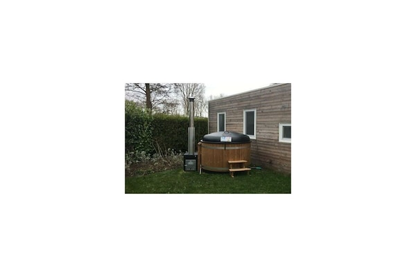 Charmant vakantiehuis met jacuzzi in Dordrecht voor 5 personen - thumbnail 2
