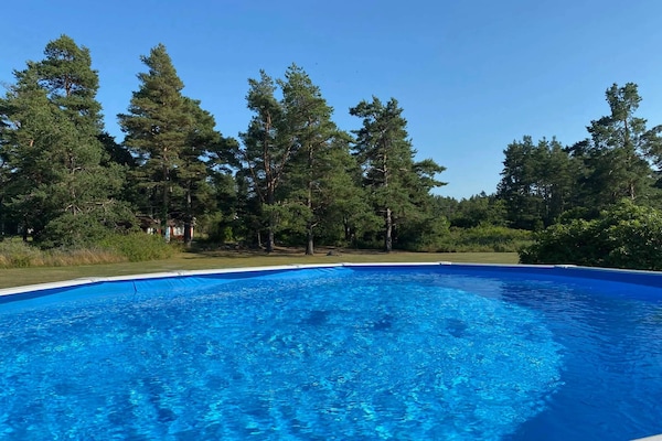 Modern vakantiehuis met zwembad nabij Färjestaden op zonnig Öland - thumbnail 2