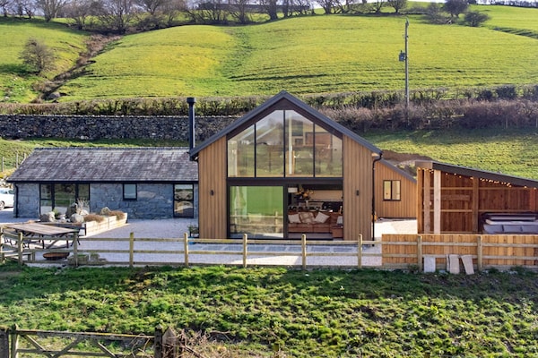 Cae Rhug - Wales