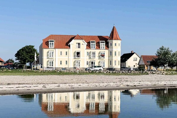 Vrijstaand vakantiehuis aan de golfbaan, op 20 meter van zee in Hejls - thumbnail 1