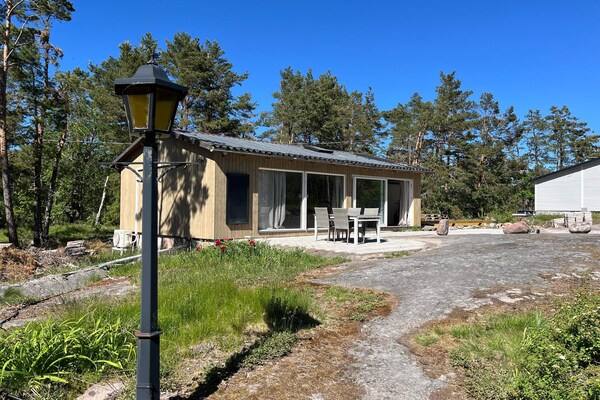 Fris gerenoveerd vakantiehuis nabij zee en golfbaan in Oskarshamn - thumbnail 1