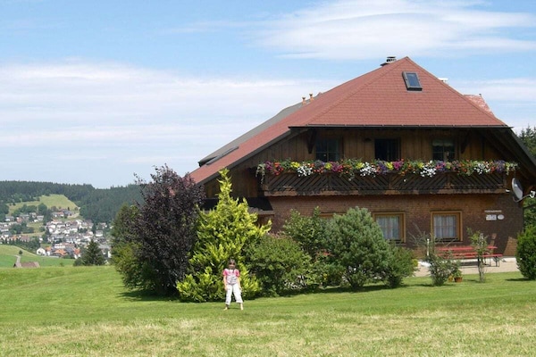 Panoramavakantiehuis 80m² bij Schonach, vlakbij skilift en centrum - thumbnail 2