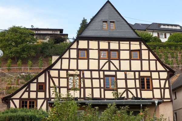 Ecologisch vakantiehuis met sauna en wijngaardzicht in Zell-Merl - thumbnail 2