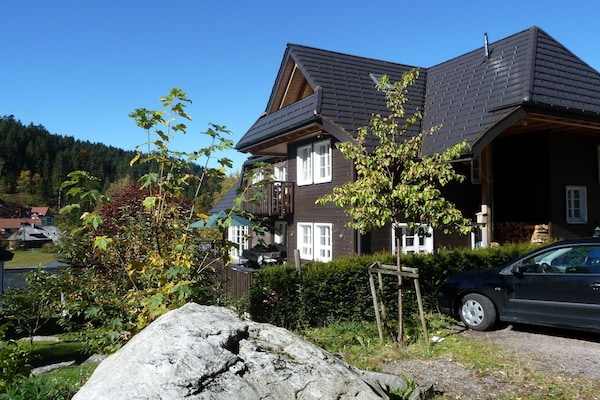 Licht vakantiehuis met zuidterras en panoramisch uitzicht op Hinterzarten - thumbnail 6