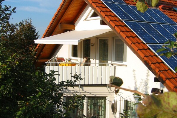 Knus zolderappartement met balkon nabij de Bodensee - thumbnail 2