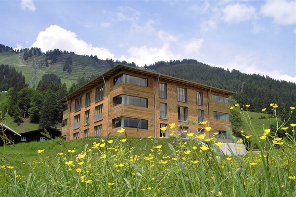 Aan de piste: Sfeervol vakantiehuis in het centrum van Mittelberg - thumbnail 3