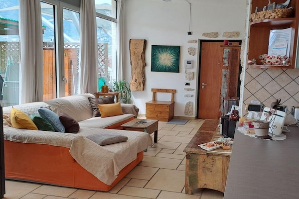 Modern vakantiehuis met groot zonneterras in Arco - thumbnail 1