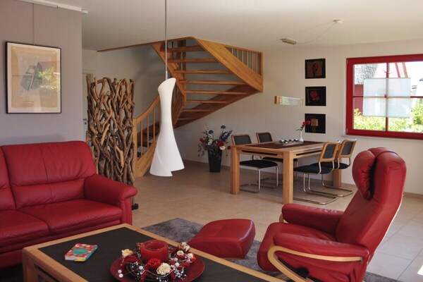 Moderne rietgedekte vakantiewoning bij Travemünde met grote tuin - thumbnail 4