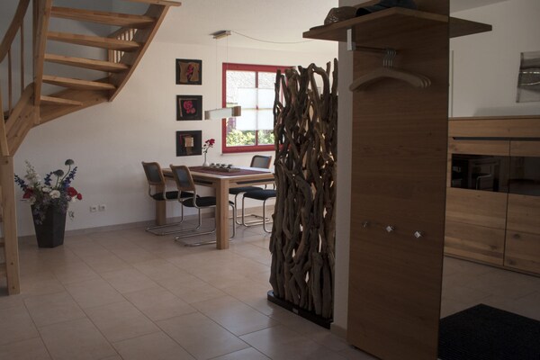 Moderne rietgedekte vakantiewoning bij Travemünde met grote tuin - thumbnail 6