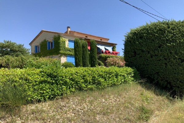 Sfeervol appartement met panoramisch uitzicht op de Mont Ventoux - thumbnail 3