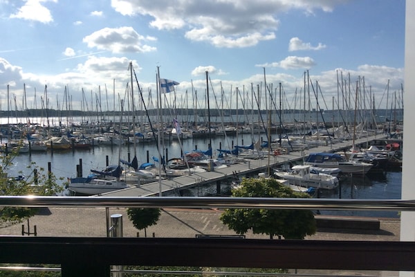 Centraal gelegen vakantiehuis in Laboe met panoramisch uitzicht - thumbnail 2