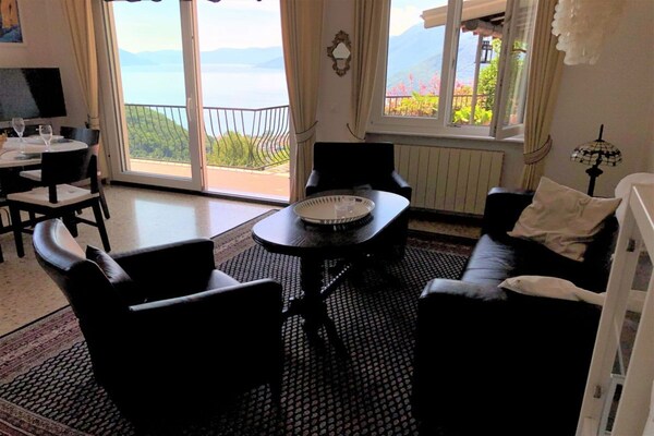 Vakantiehuis met panoramisch uitzicht op Lago Maggiore in Maccagno - thumbnail 3