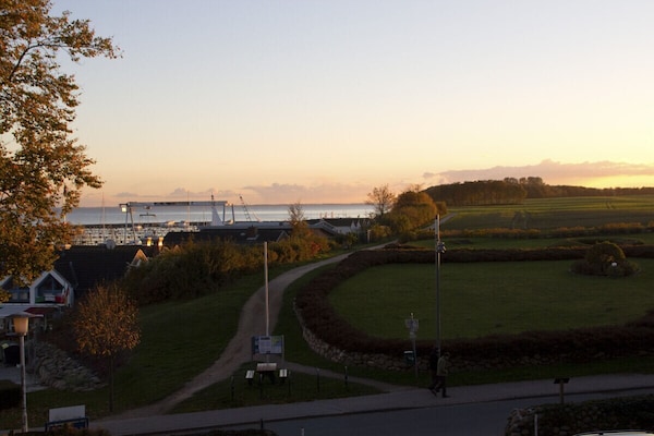 Licht appartement met panoramisch zeezicht op de jachthaven van Grömitz - thumbnail 4