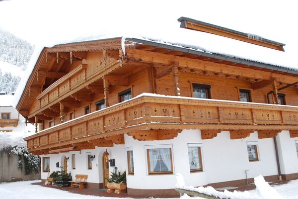 Ruim vakantiehuis voor 10 personen in Ginzling, op 8 km van de skilift - thumbnail 1