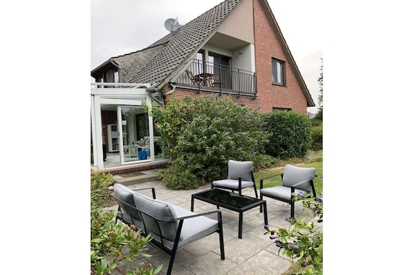 Sfeervol gerenoveerd vakantiehuis met omheinde tuin in Butjadingen - thumbnail 2