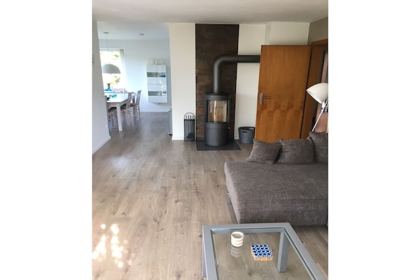 Sfeervol gerenoveerd vakantiehuis met omheinde tuin in Butjadingen - thumbnail 6