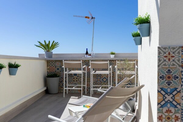 Casa Paraíso: Modern vakantiehuis met dakterras en zeezicht in Conil - thumbnail 3