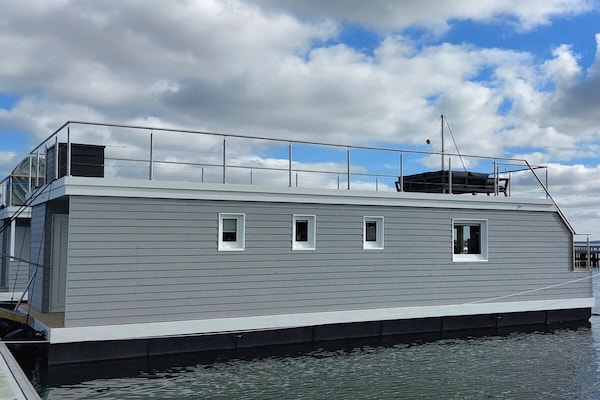 Woonboot Tosca in Stralsund – 5 persoons met dakterras aan de Oostzee - thumbnail 2