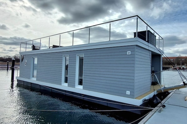 Woonboot Tosca in Stralsund – 5 persoons met dakterras aan de Oostzee - thumbnail 3