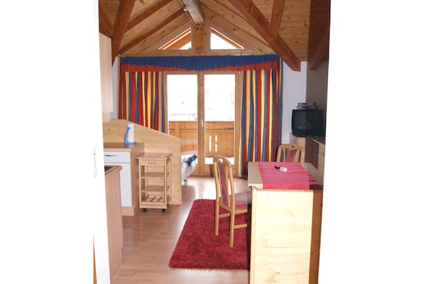 Zonnig vakantiehuis met gletsjerzicht in het hart van Neustift im Stubaital - thumbnail 5