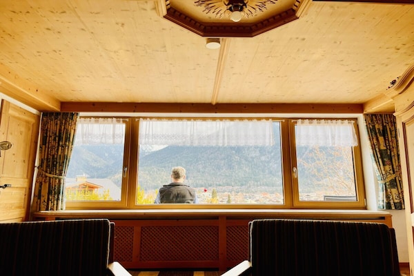 Comfortabel vakantiehuis met panoramisch uitzicht in Mittenwald - thumbnail 4