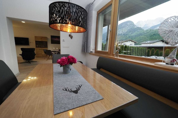 Modern vakantiehuis in Lofer met Saalachtal Card, 800m van de skilift - thumbnail 1