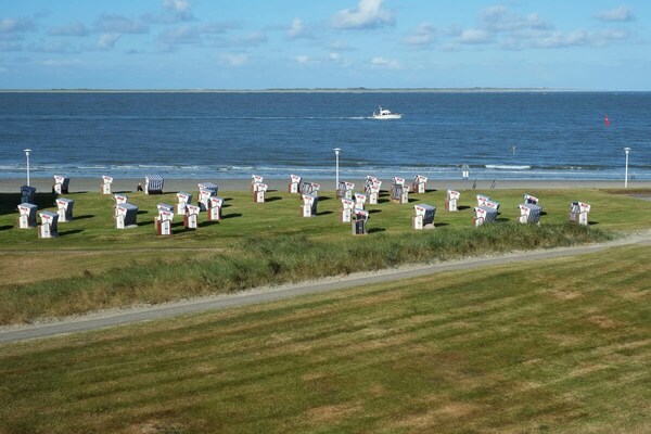 Seelord 50: Zuid-balkon met weids Noordzeezicht op Norderney - thumbnail 3