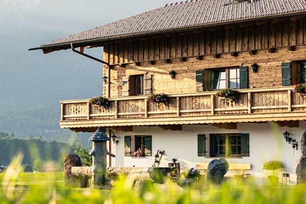 Rustiek appartement met balkon en bergzicht aan de voet van de Watzmann - thumbnail 2