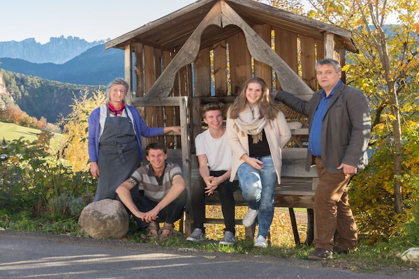 Sfeervol vakantiehuis met uitzicht op het Latemargebergte in Völs am Schlern - thumbnail 3
