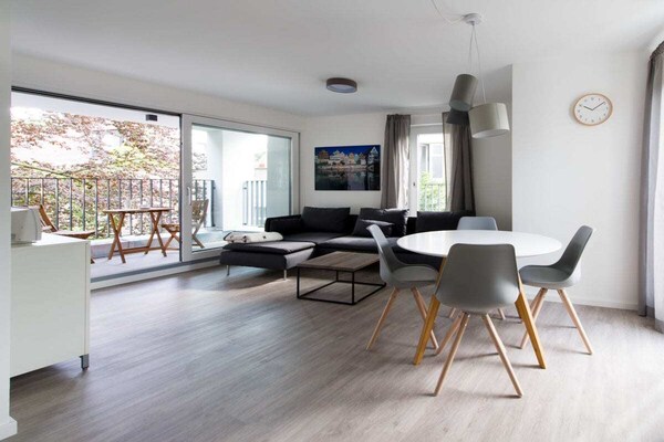 Modern Zuid-balkonappartement op loopafstand van het centrum van Tübingen - thumbnail 2