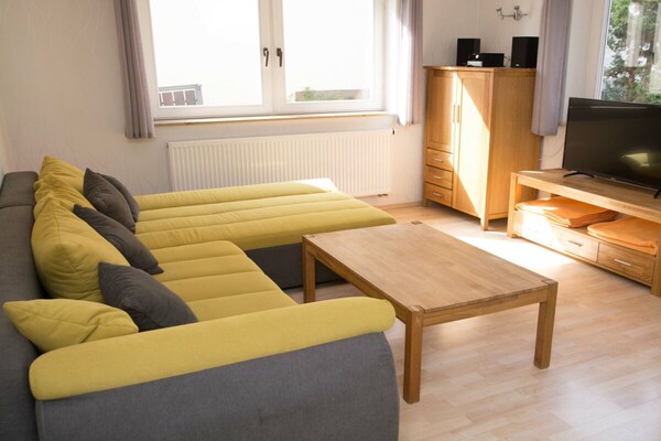 Sfeervol appartement in Minfeld met terras en uitzicht op de binnenplaats - thumbnail 6