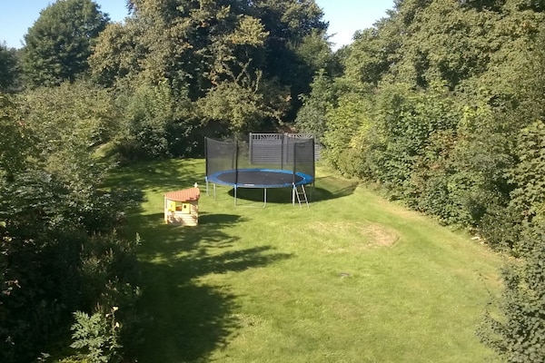 Ruim vakantiehuis met grote tuin en terras nabij Minsen - thumbnail 1