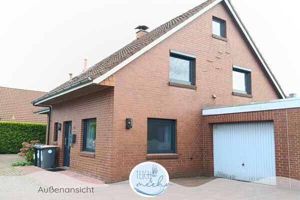 Rustgevend vakantiehuis aan de vijver in Wangerland - thumbnail 2