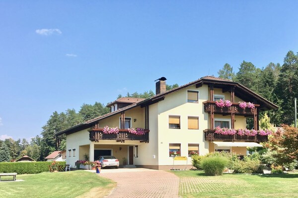 Zonnig appartement aan de bosrand met grote speeltuin in St. Kanzian - thumbnail 1