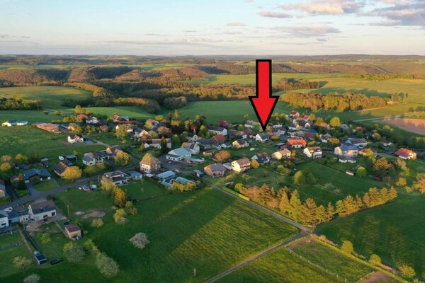 Ruim vakantiehuis voor 4 in Oberscheidweiler, Eifel – met tuin & speelparadijs - thumbnail 5