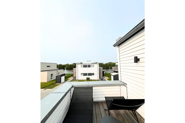 Licht vakantiehuis in Butjadingen met sauna en terras - thumbnail 1