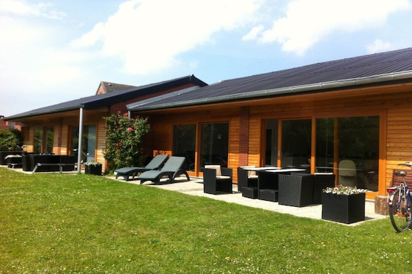 Ruime bungalow op 5 minuten van het strand in Westerland - thumbnail 1