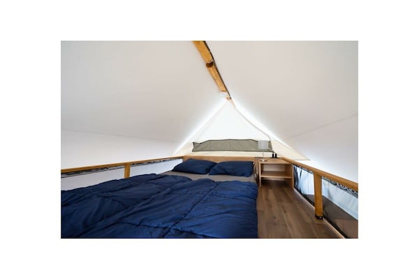 6-persoons glampingtent met veranda en uitzicht in Mol - thumbnail 4