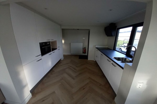 Ruim vakantiehuis in Dordrecht voor 7 personen - thumbnail 5