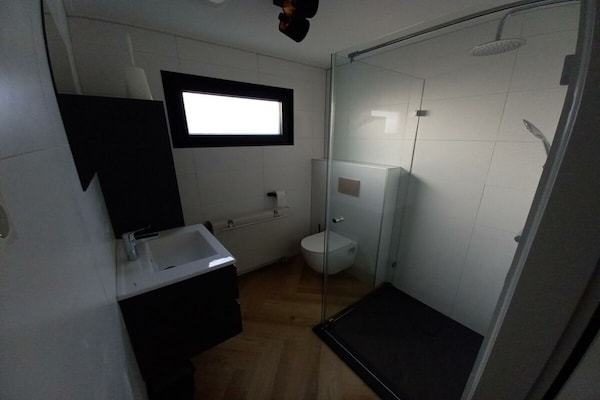 Ruim vakantiehuis in Dordrecht voor 7 personen - thumbnail 6