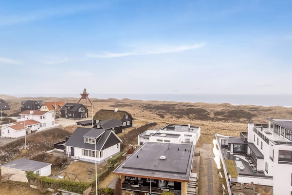 Charmant vakantiehuis op 50 meter van strand en centrum Løkken - thumbnail 2