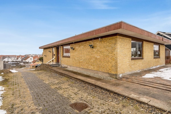 Charmant vakantiehuis op 50 meter van strand en centrum Løkken - thumbnail 4