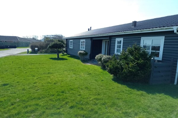 Sfeervol vrijstaand vakantiehuis op 500 meter van de Noordzee in Lønstrup - thumbnail 1
