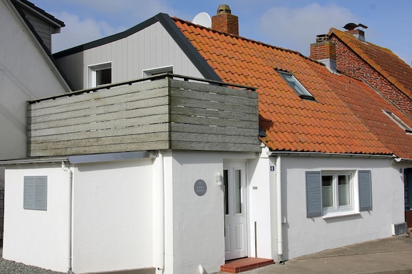 Vissershuisje aan de jachthaven van Lemkenhafen – 4 personen, 3 slaapkamers - thumbnail 3