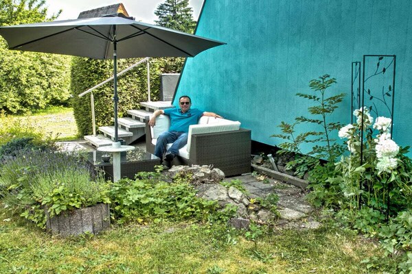Sfeervol chalet voor 5 in Lichtenberg met royale tuin en loungesets - thumbnail 3