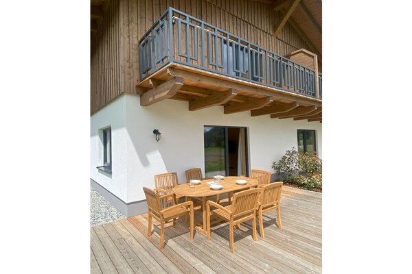 Ruim chalet in Hermagor met sauna, bergzicht en gratis zomerkaart - thumbnail 3