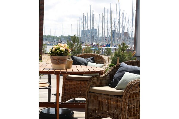Luxe vakantiehuis met sauna en uitzicht op de jachthaven in Heiligenhafen - thumbnail 3