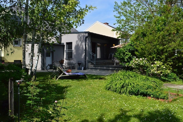 Vrijstaand vakantiehuis met panoramisch uitzicht en tuin in Mönchhof, Burgenland - thumbnail 3